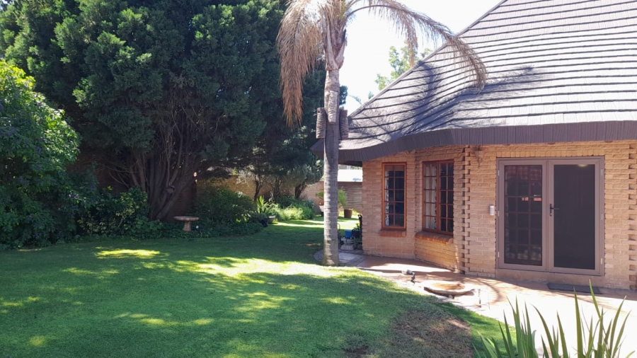 4 Bedroom Property for Sale in Wilkoppies North West